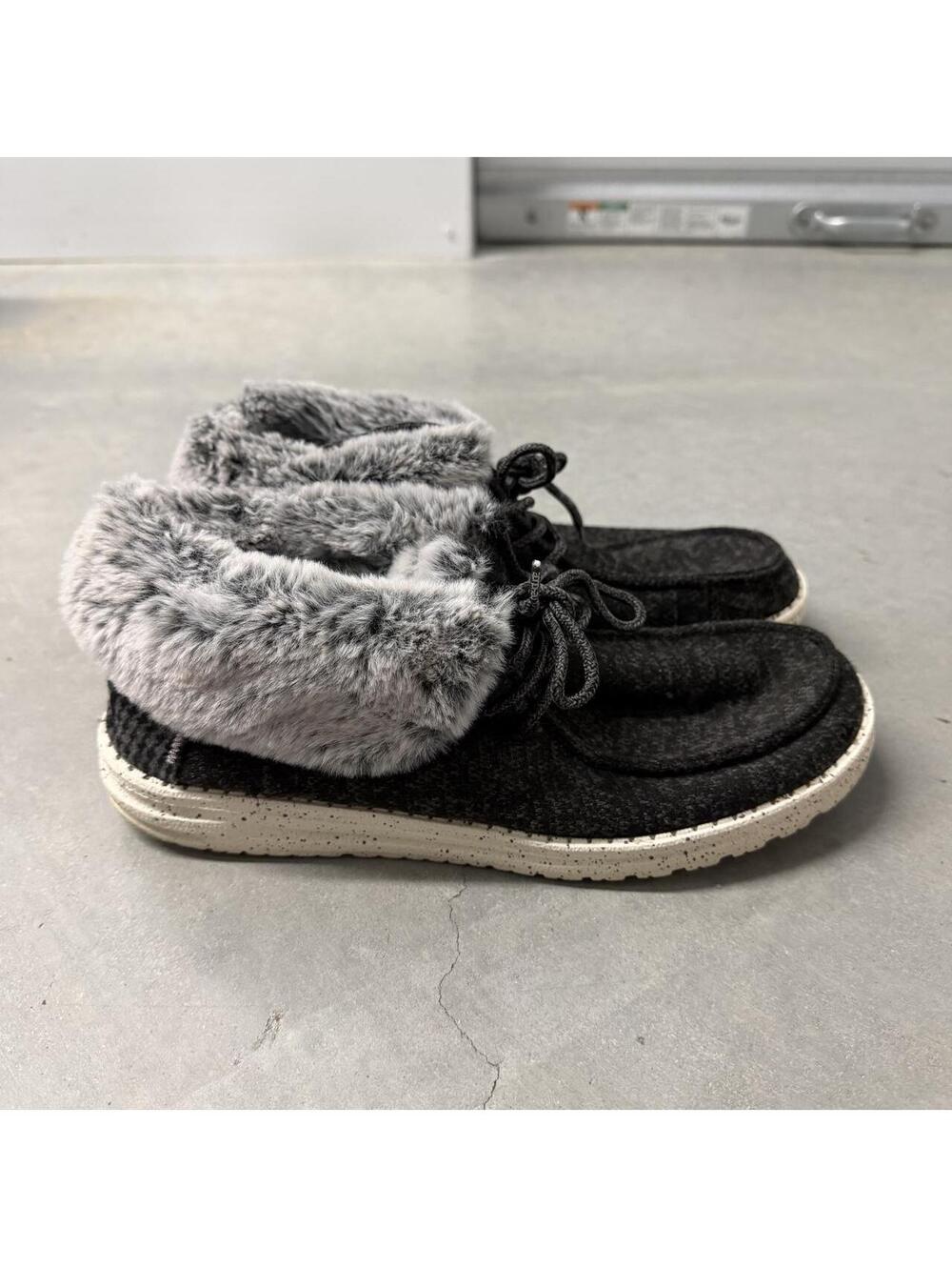 Hey Dude Women’s Size 9 Black Gray Faux Fur Lined Wally Winter Shoes